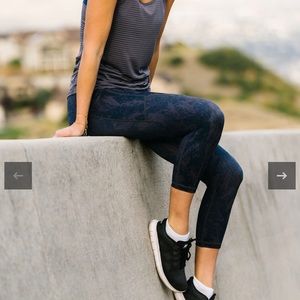 ZYIA Charcoal Mood Pocket Light n Tight Hi-Rise
Capri 20"